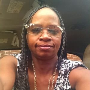 Meet your Posher, Gloria